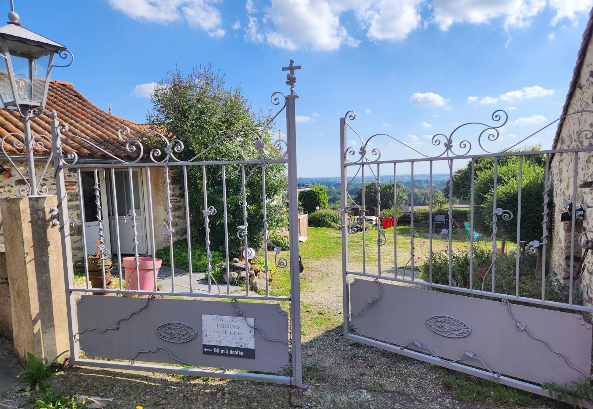 Les Chambres De La Forge Des Collines Les Herbiers Exterior foto