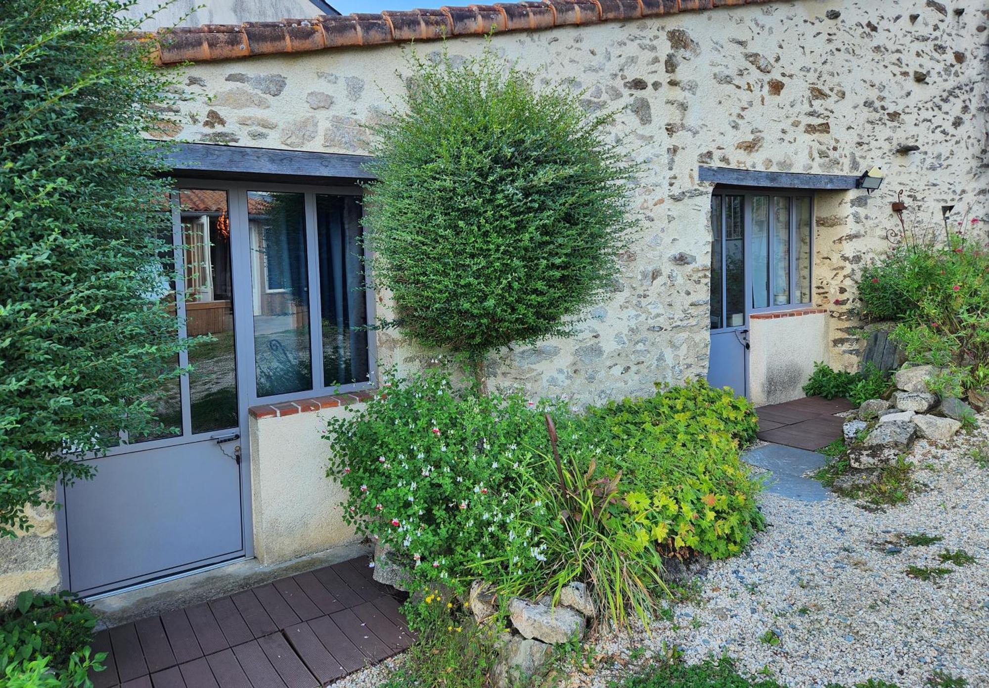 Les Chambres De La Forge Des Collines Les Herbiers Exterior foto